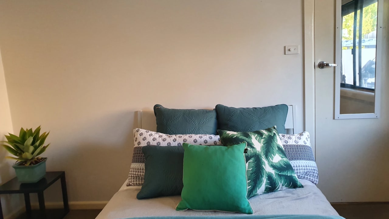 Room in a share house