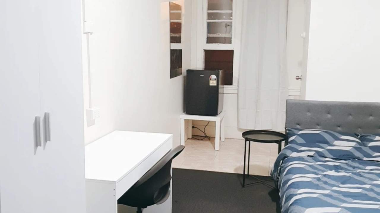 Furnished room in a flatshare