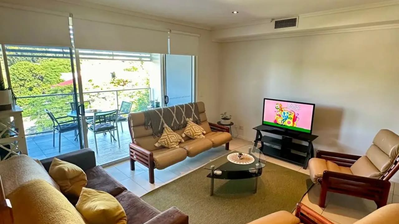Furnished room with ensuite in a flatshare