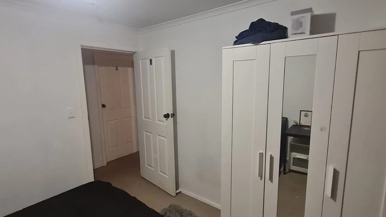 Furnished room in a share house