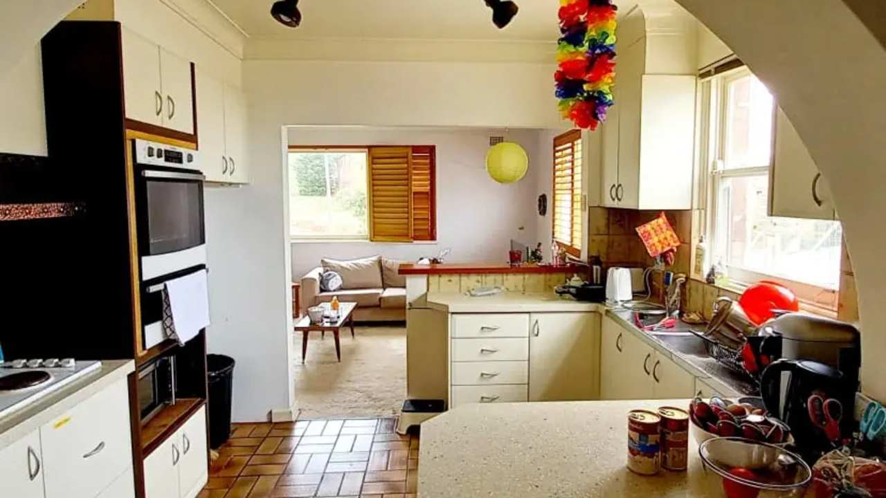 Whole property with 1 room for rent