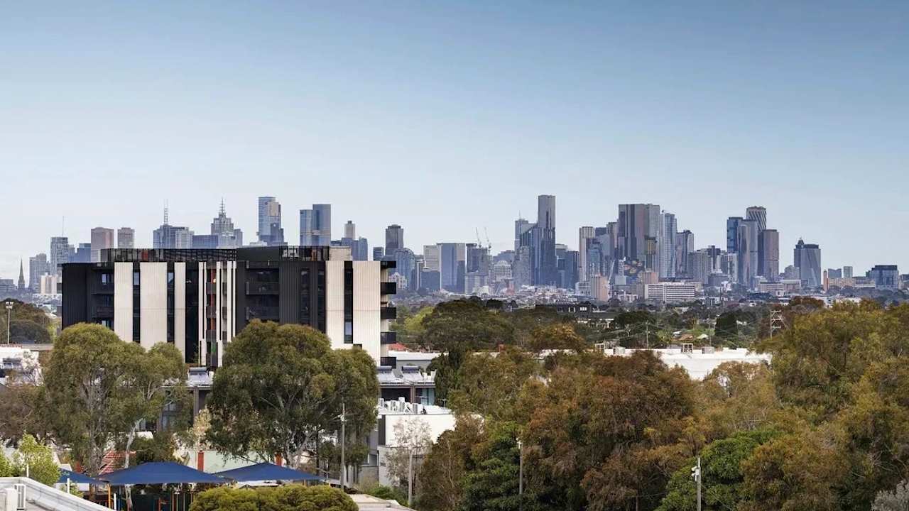 Unfurnished room with own bathroom