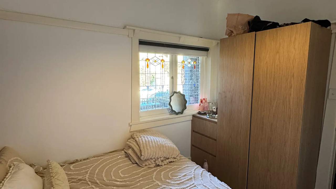 Furnished room in a flatshare