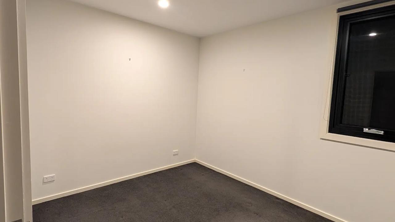 Unfurnished room with own bathroom