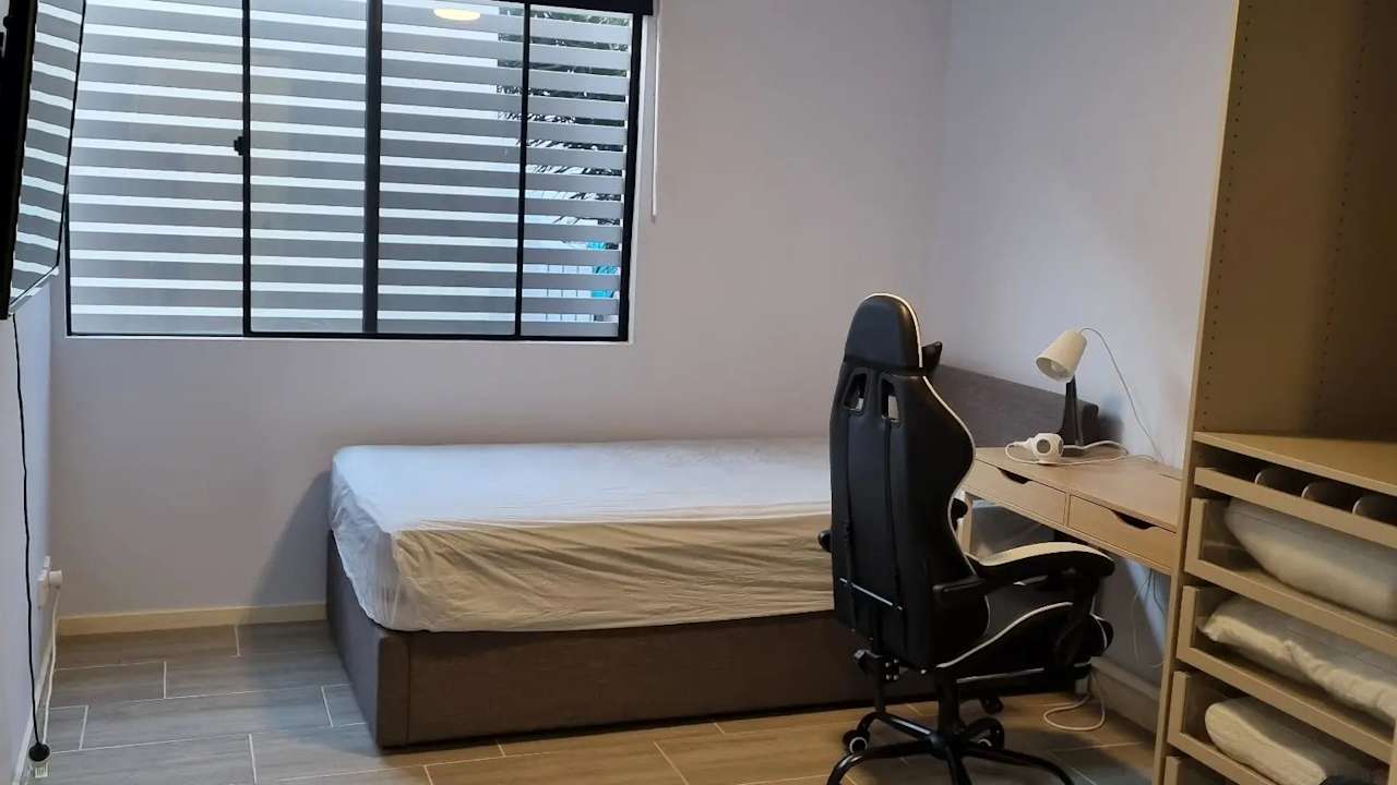 Furnished room in a flatshare