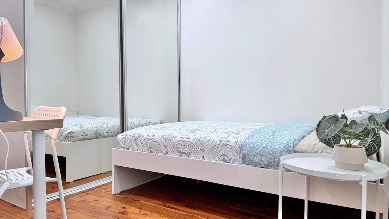 Furnished room in a share house