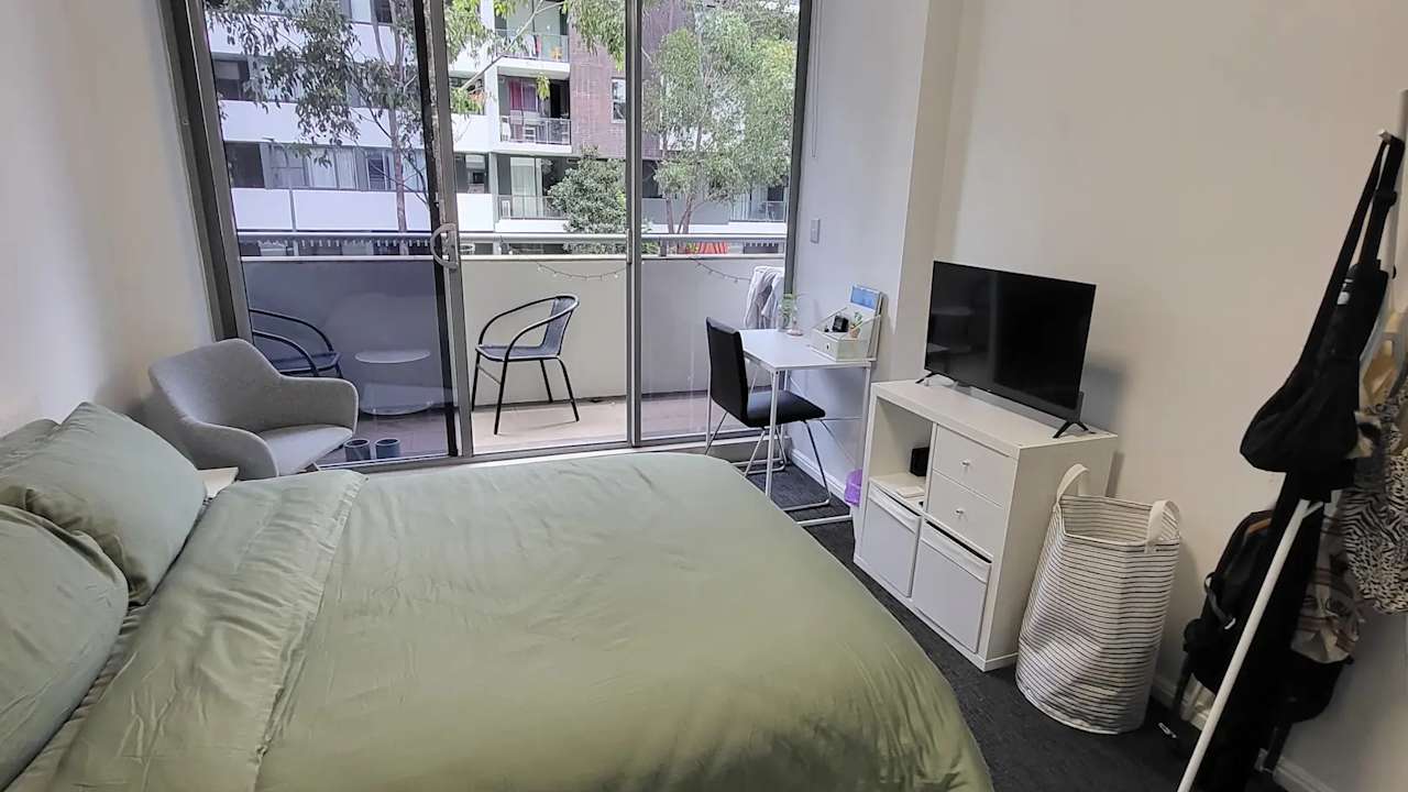 Furnished room with own bathroom