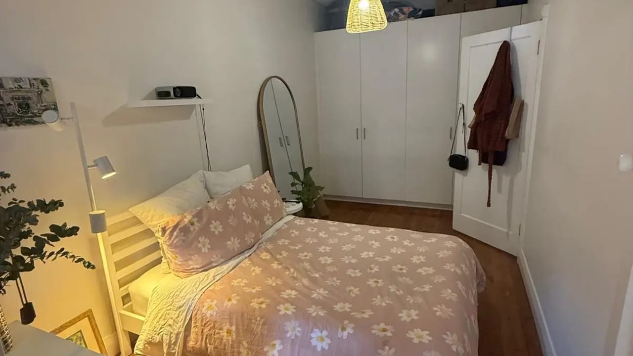 Unfurnished room in a flatshare