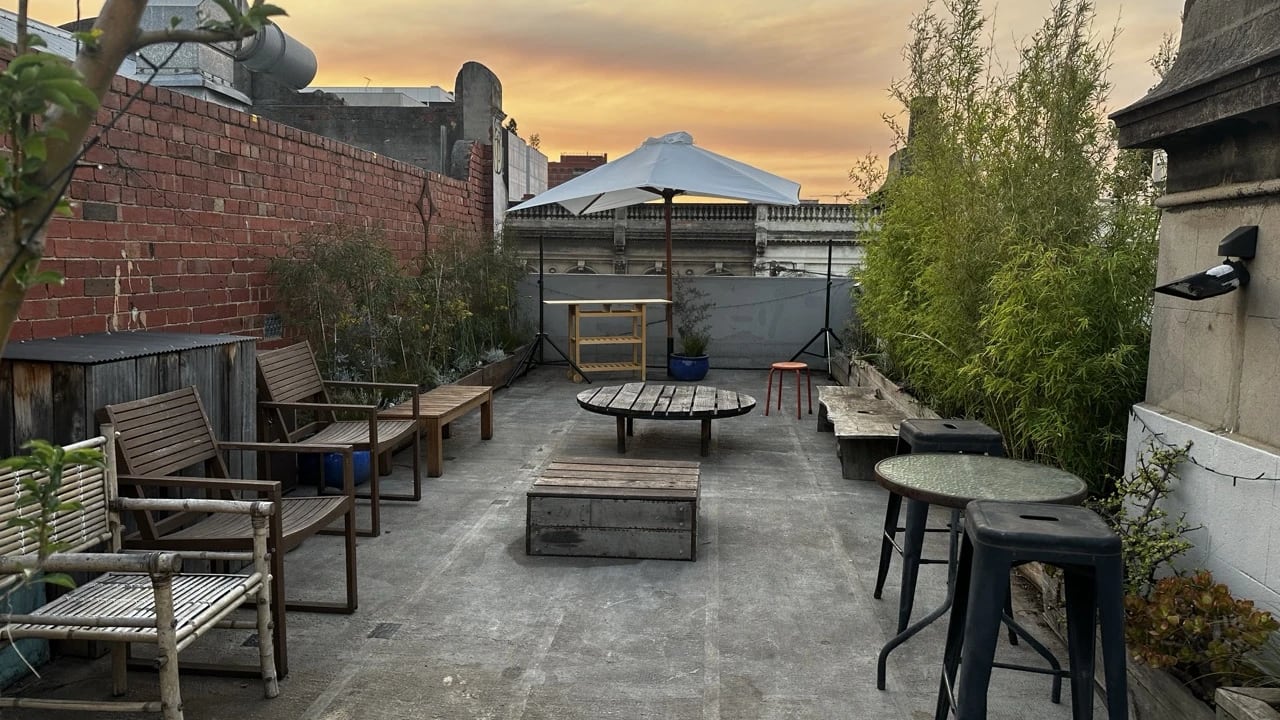 Whole property with 2 rooms for rent
