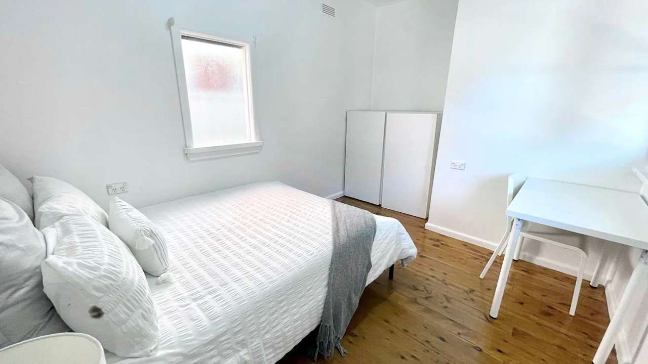Room in a share house