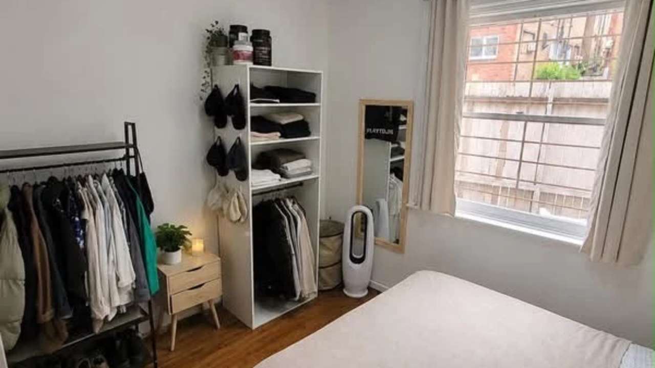 Furnished room in a share house