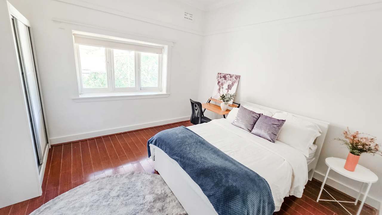 Furnished room in a share house