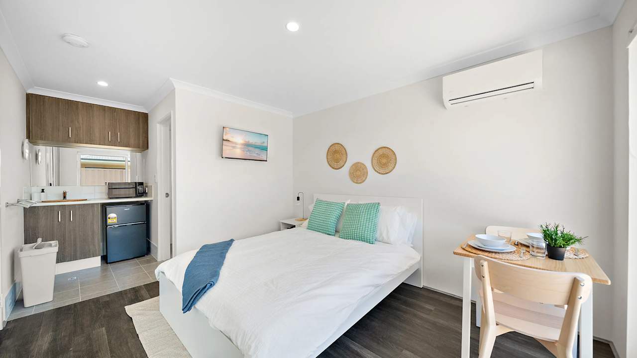 Furnished room with ensuite in a share house