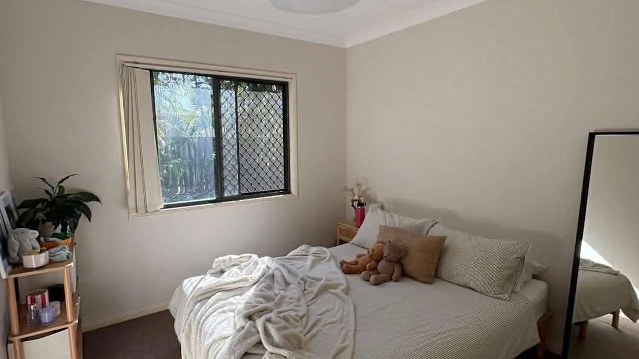 Unfurnished room in a share house