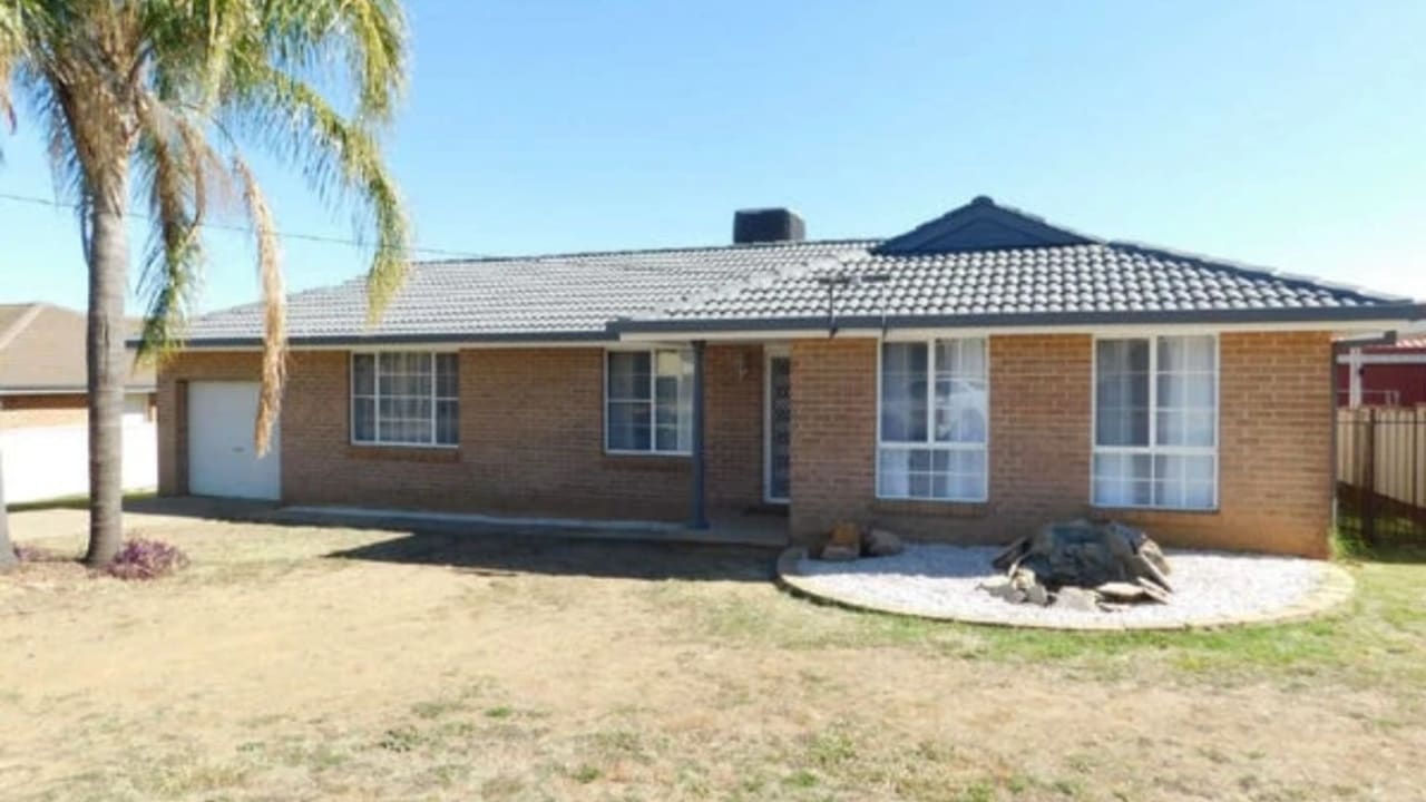 Whole property with 3 rooms for rent