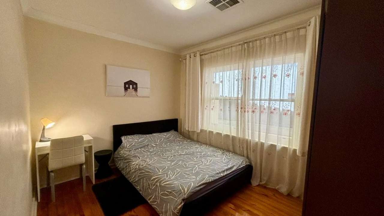 Room in a share house
