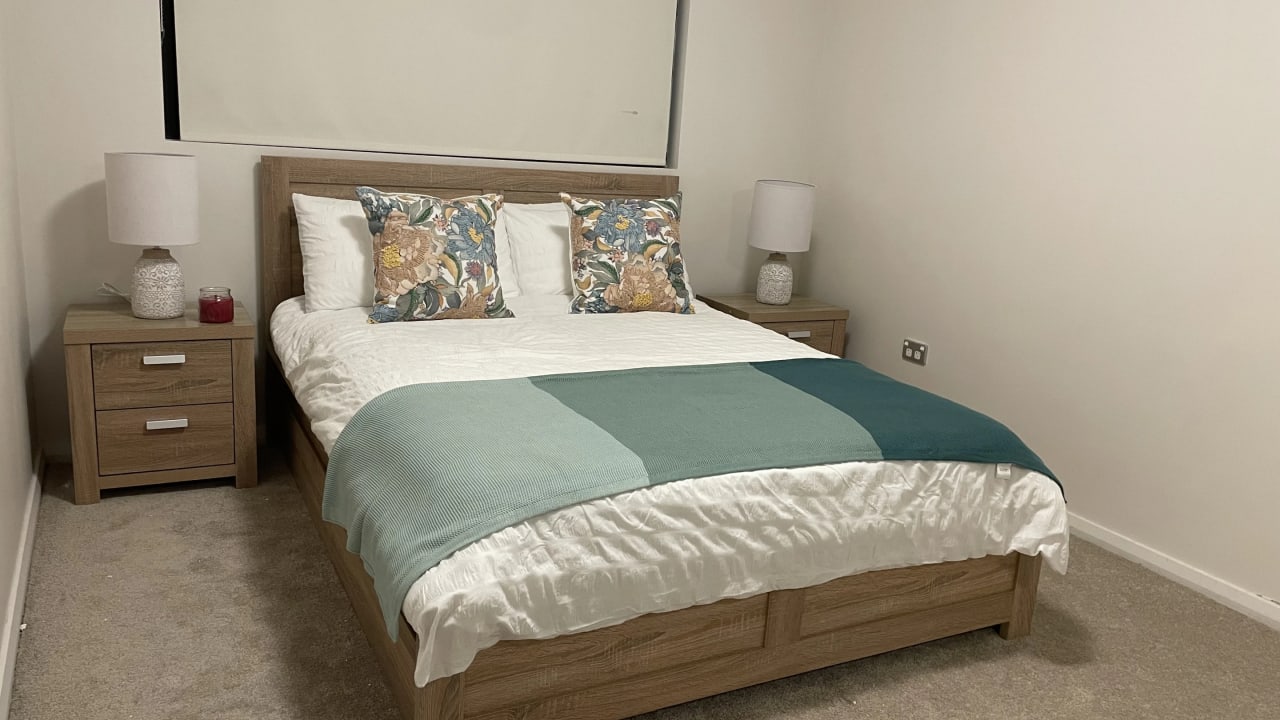 Furnished room in a flatshare