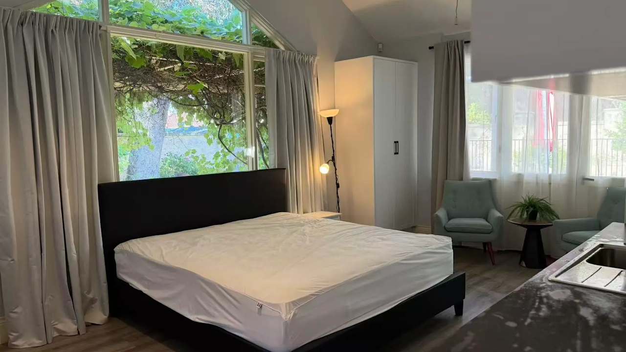 Room with ensuite in a share house