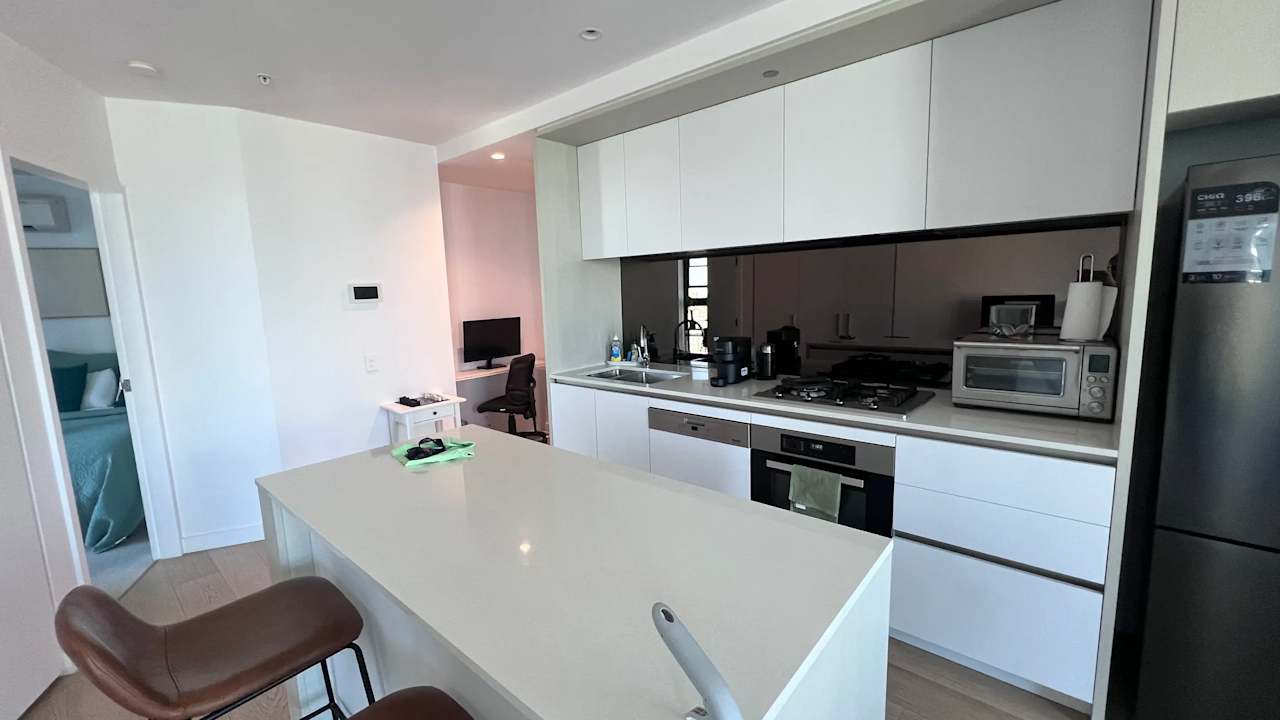 Furnished room with ensuite in a flatshare