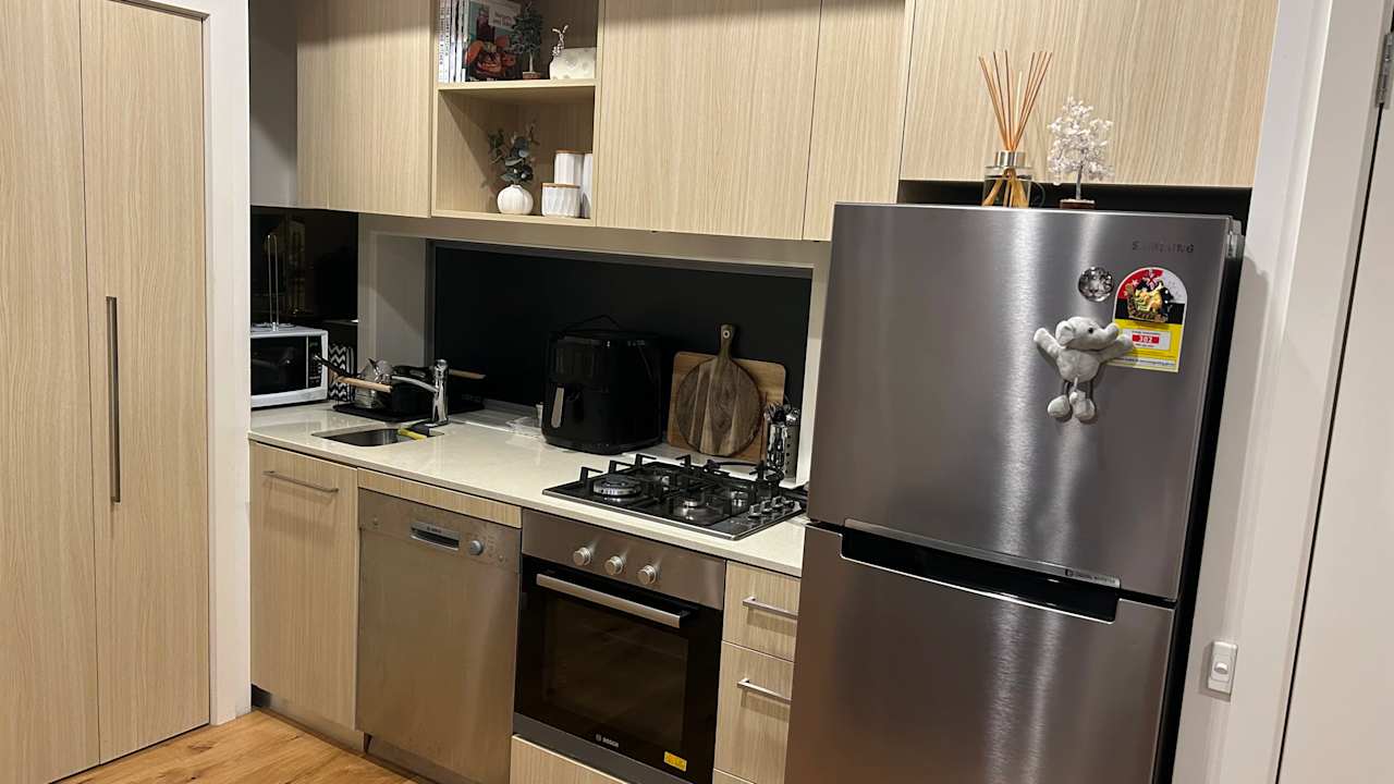 Unfurnished room in a flatshare
