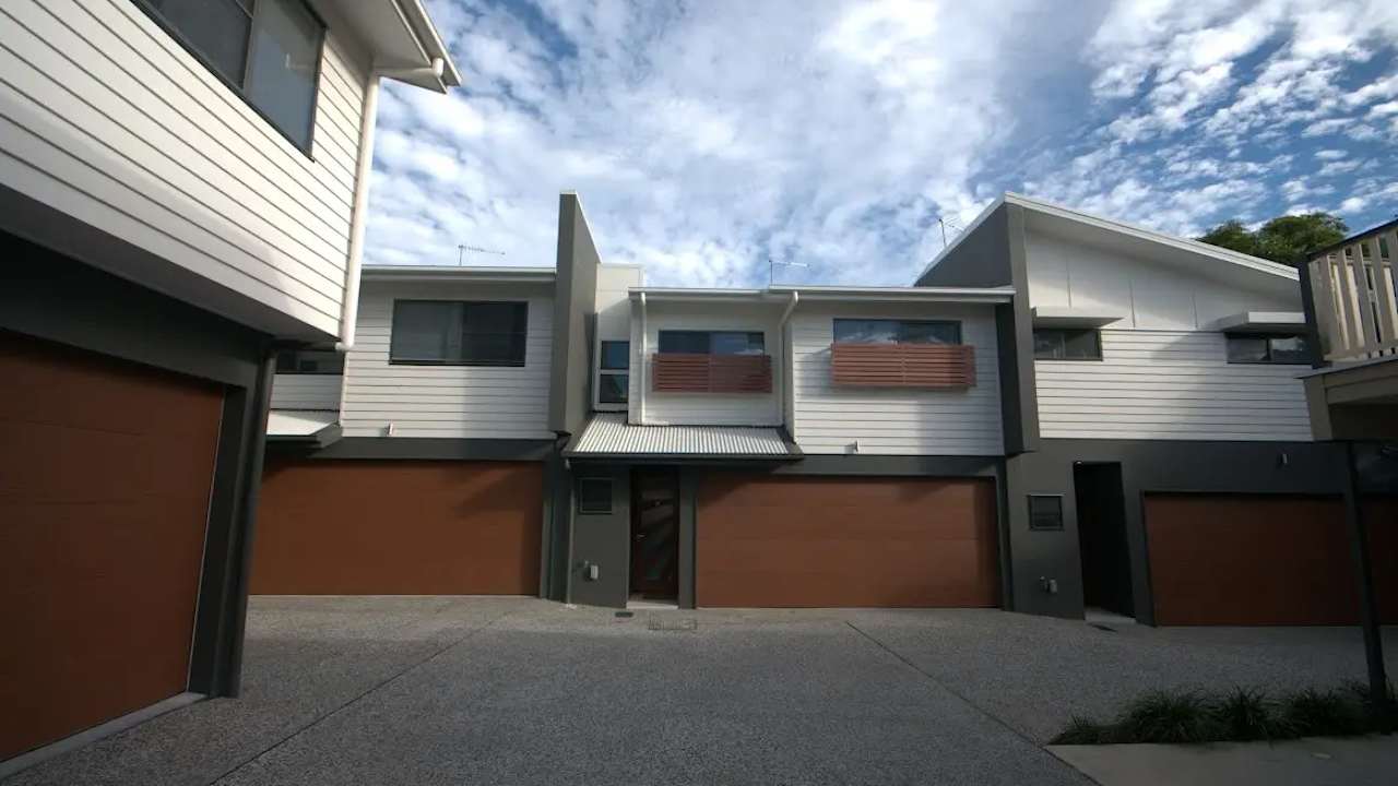 Furnished room with ensuite in a share house