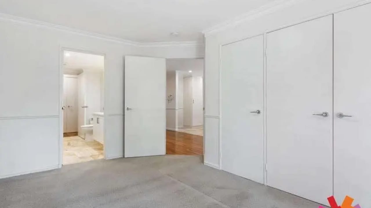 Unfurnished room in a flatshare
