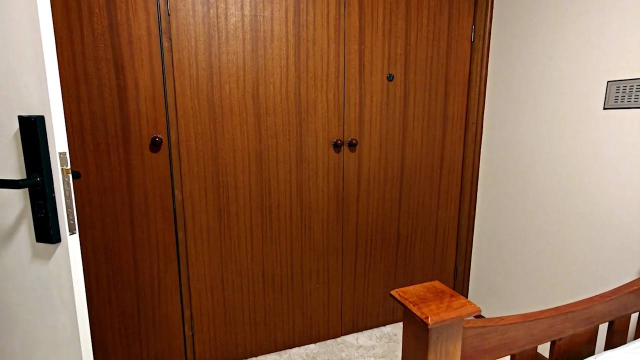 Furnished room in a share house