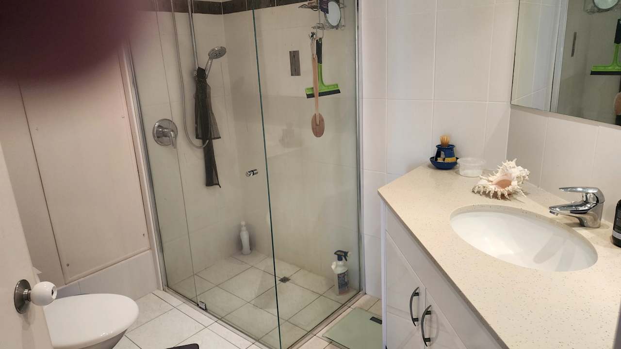 Furnished room with own bathroom