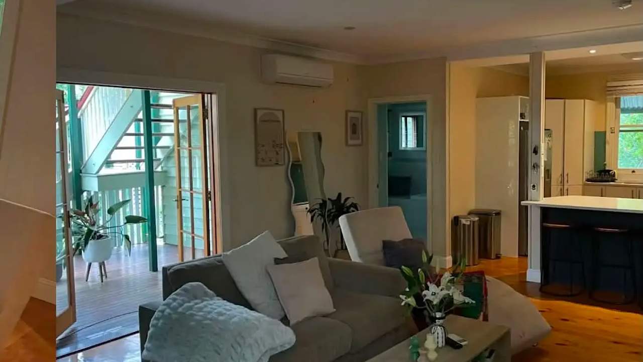 Room in a share house
