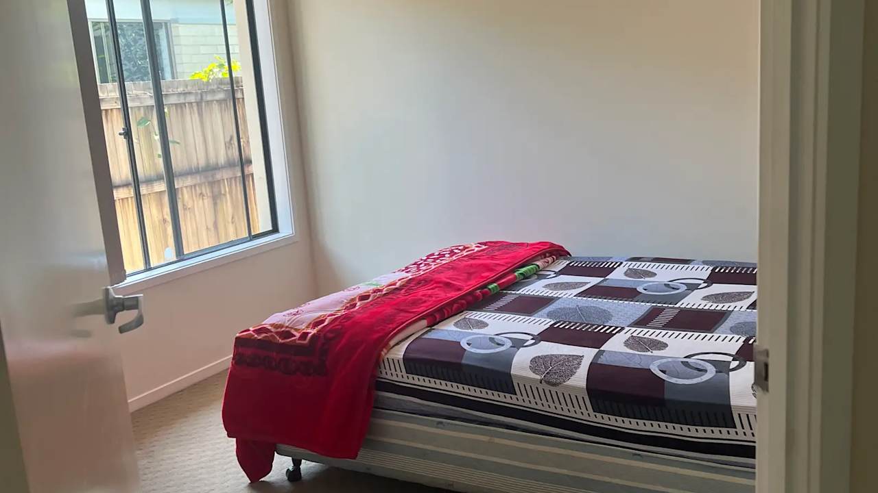 Room in a share house
