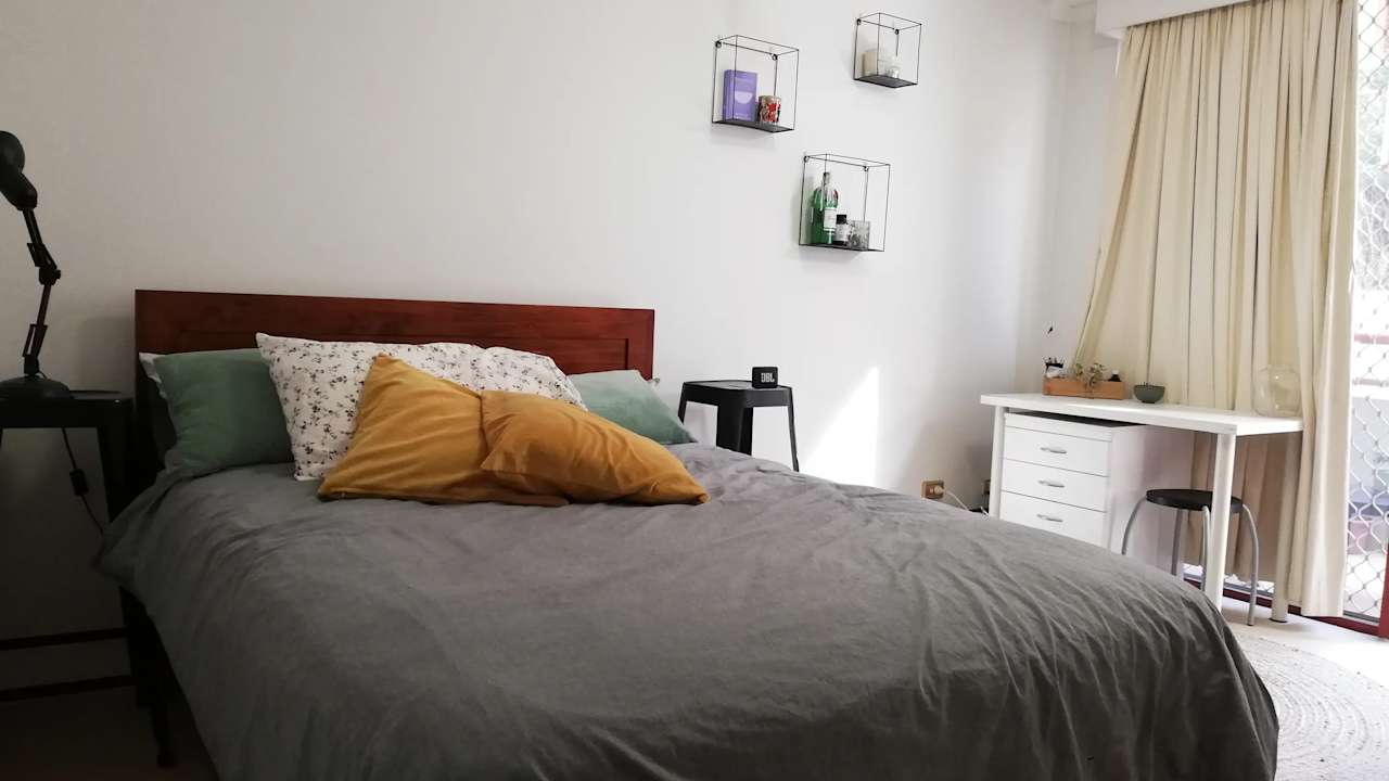 Furnished room with ensuite in a flatshare