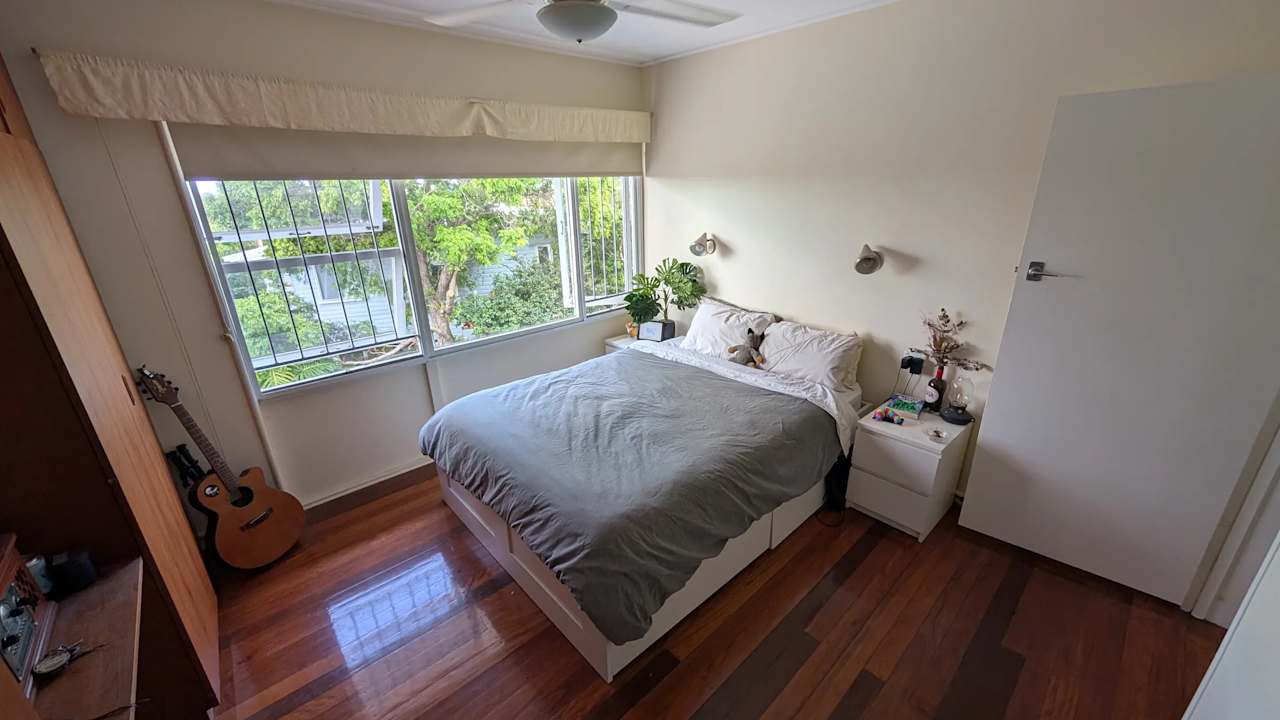 Room in a share house