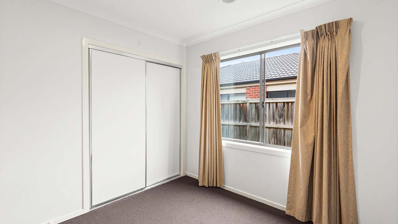 Unfurnished room in a share house