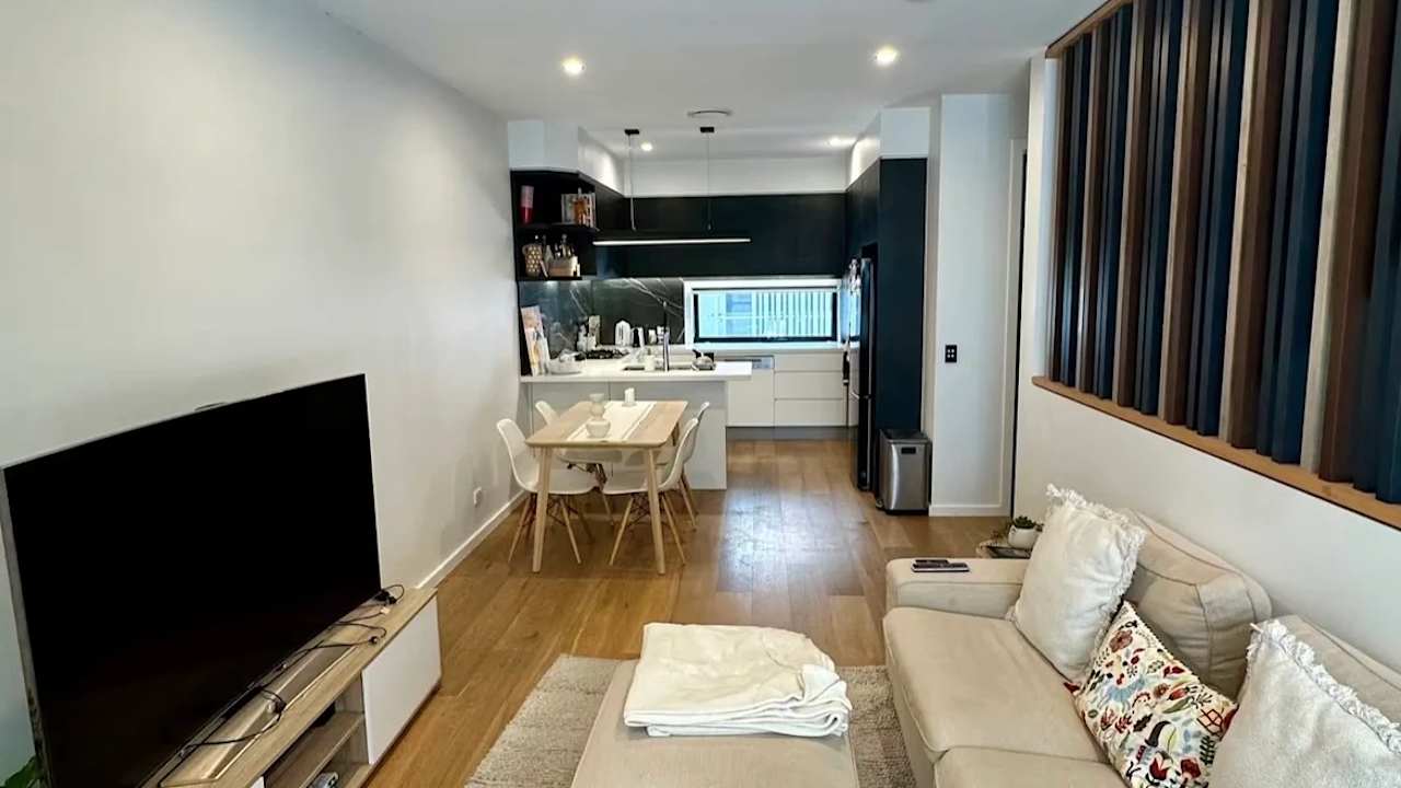 Unfurnished room with ensuite in a flatshare