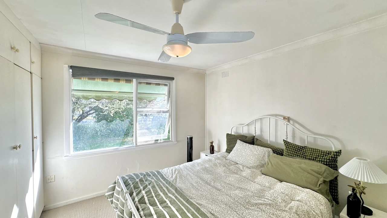 Room in a share house