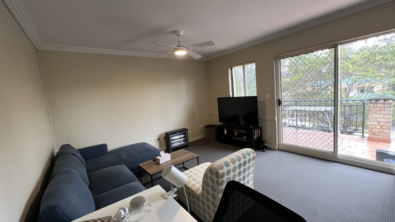 Furnished room in a flatshare