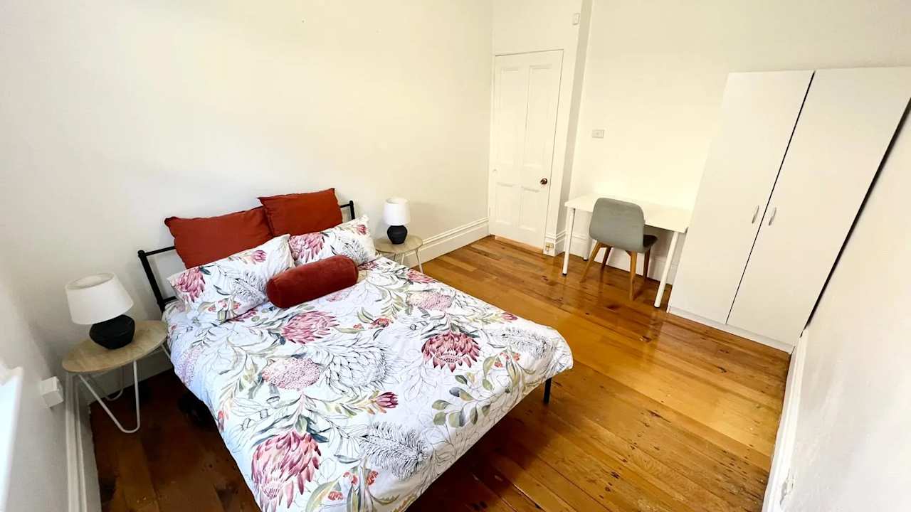 Room in a share house