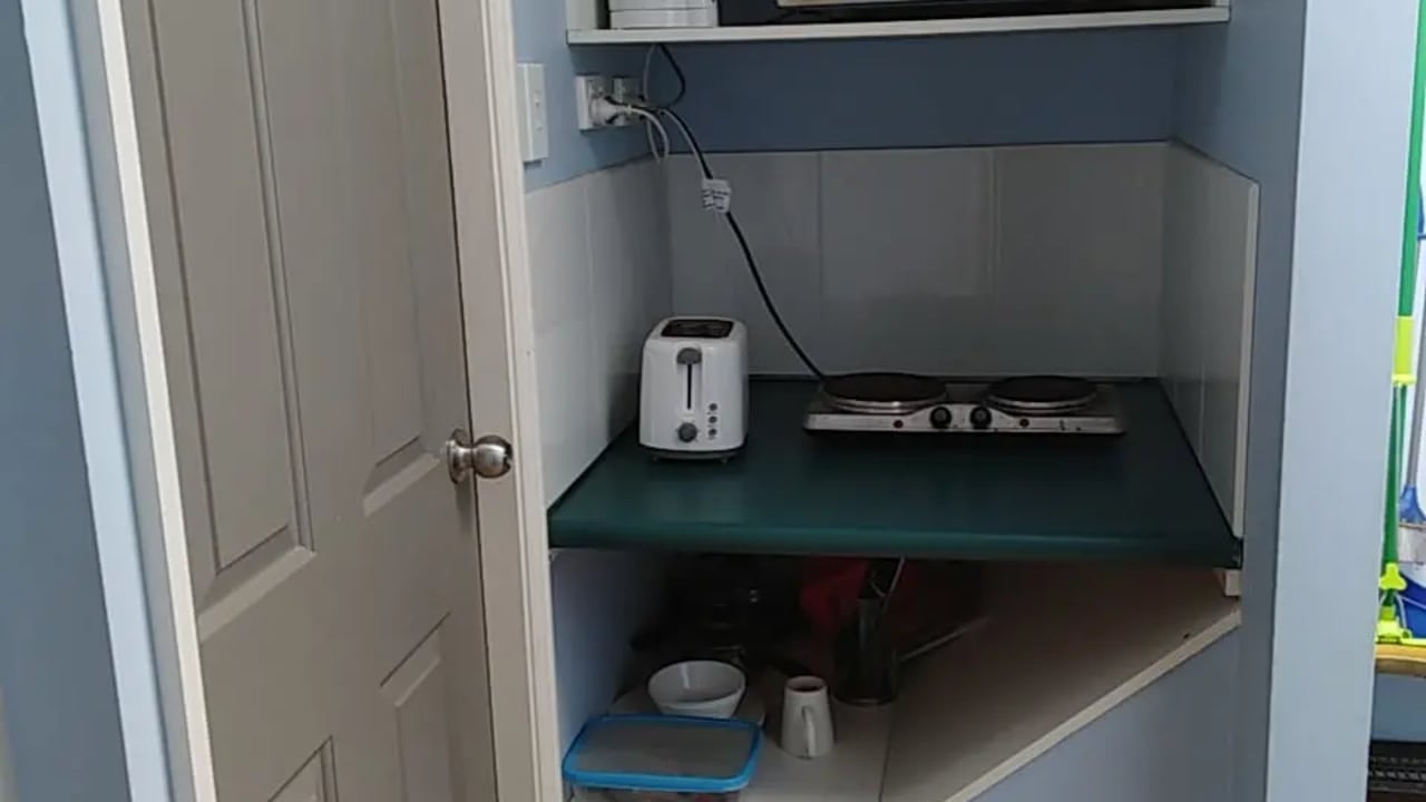 Furnished room in a share house