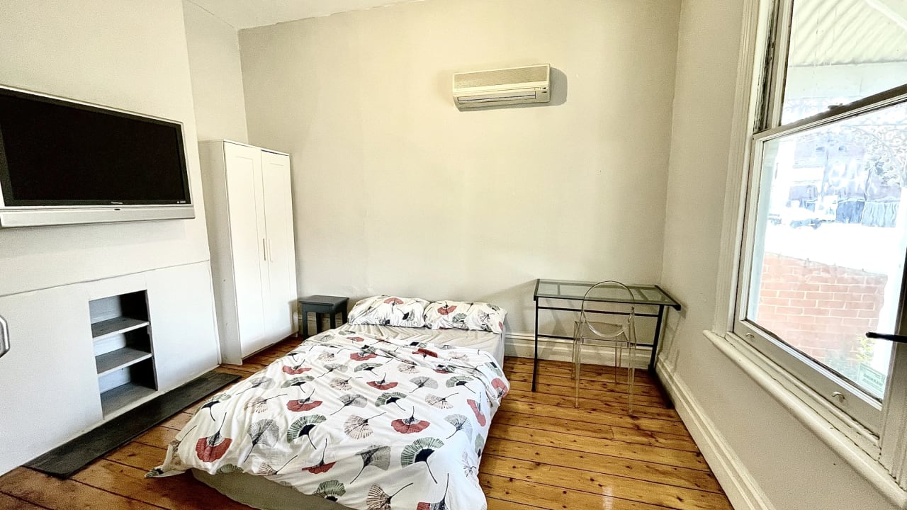 Furnished room in a share house