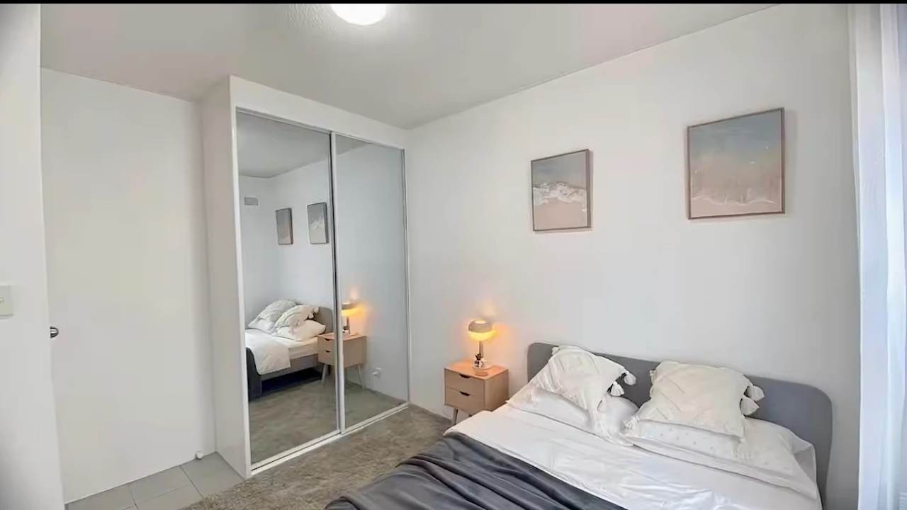 Furnished room in a flatshare