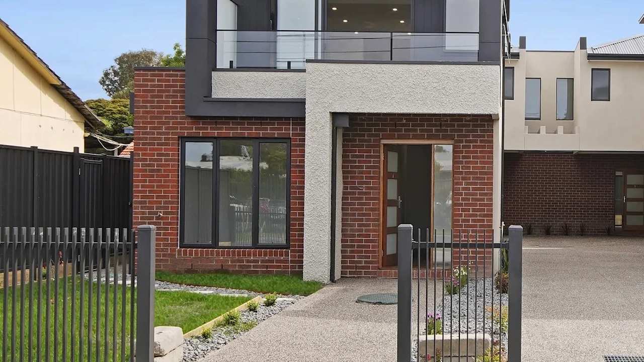 Whole property with 2 rooms for rent