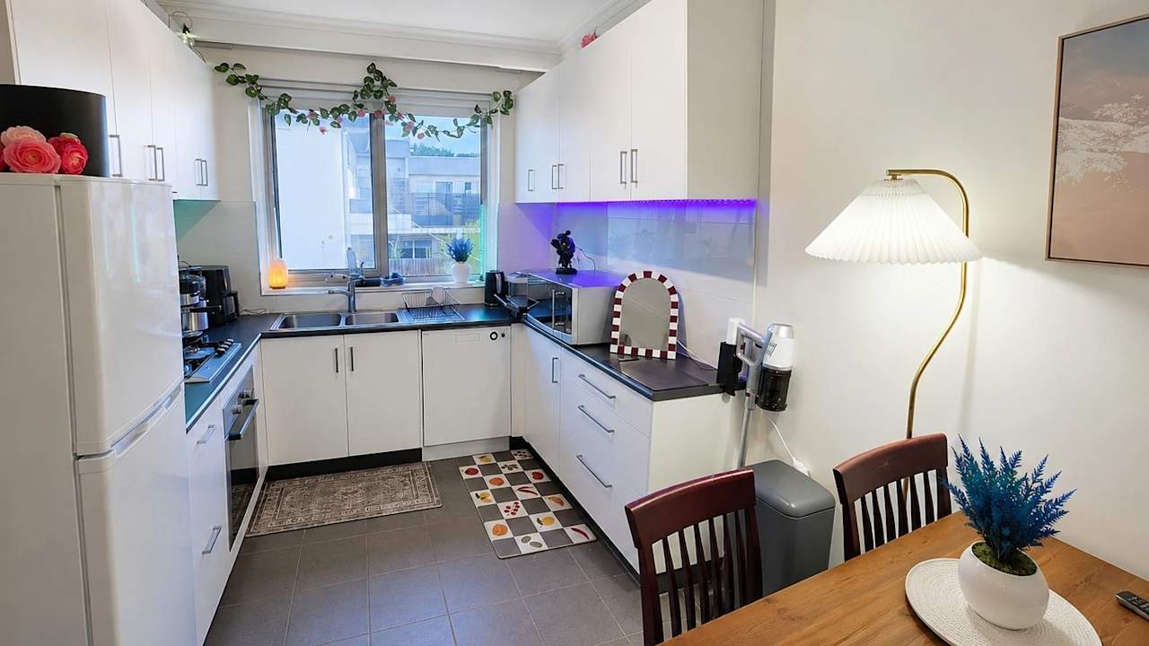 Furnished room in a flatshare