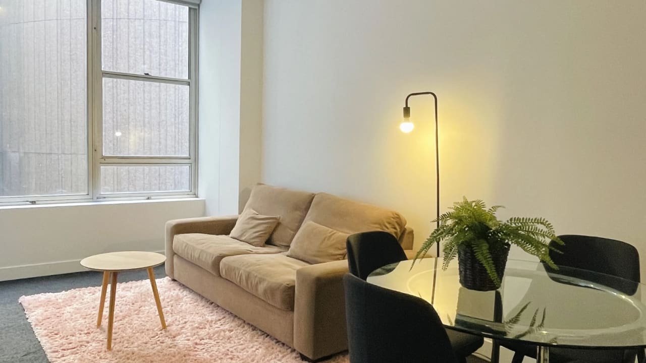 Furnished room in a flatshare