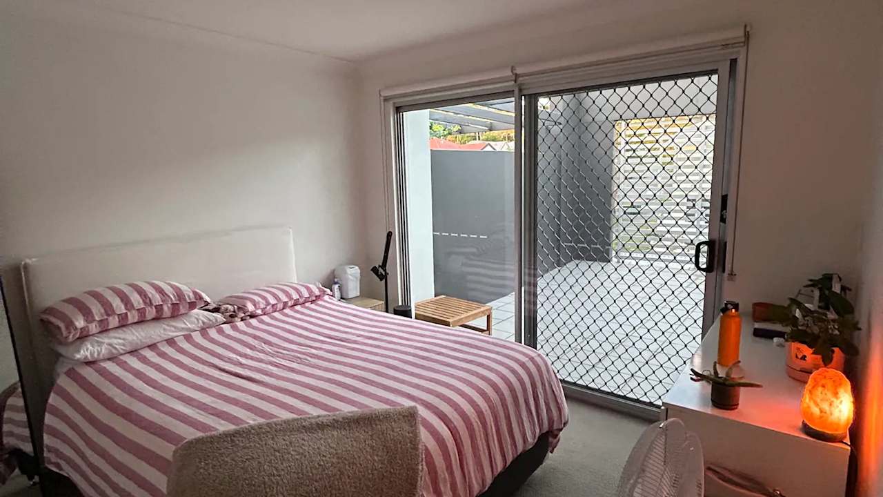 Unfurnished room with own bathroom