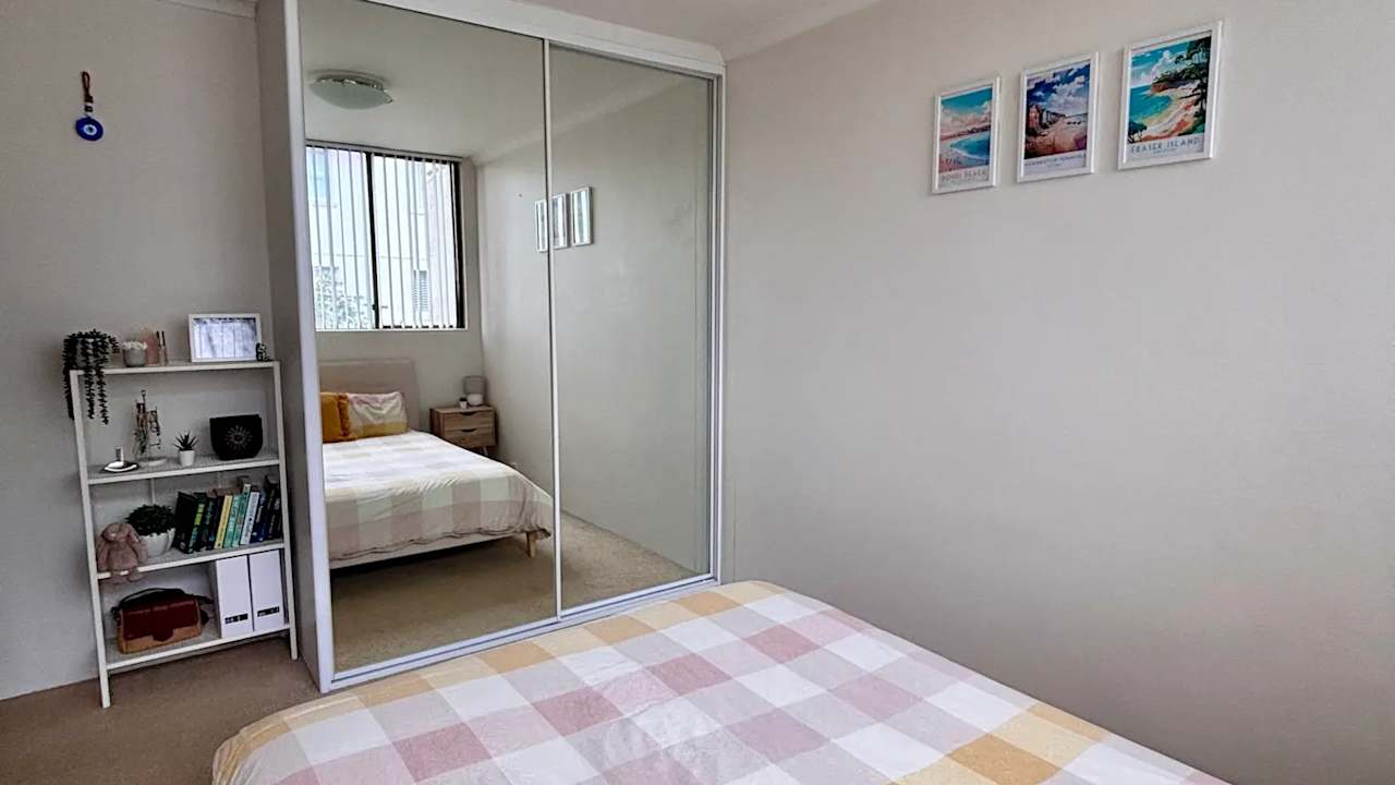 Unfurnished room in a flatshare