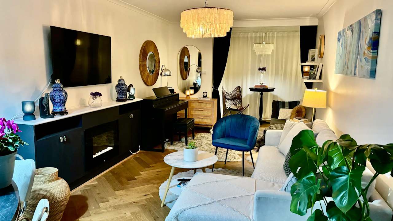 Whole property with 2 rooms for rent
