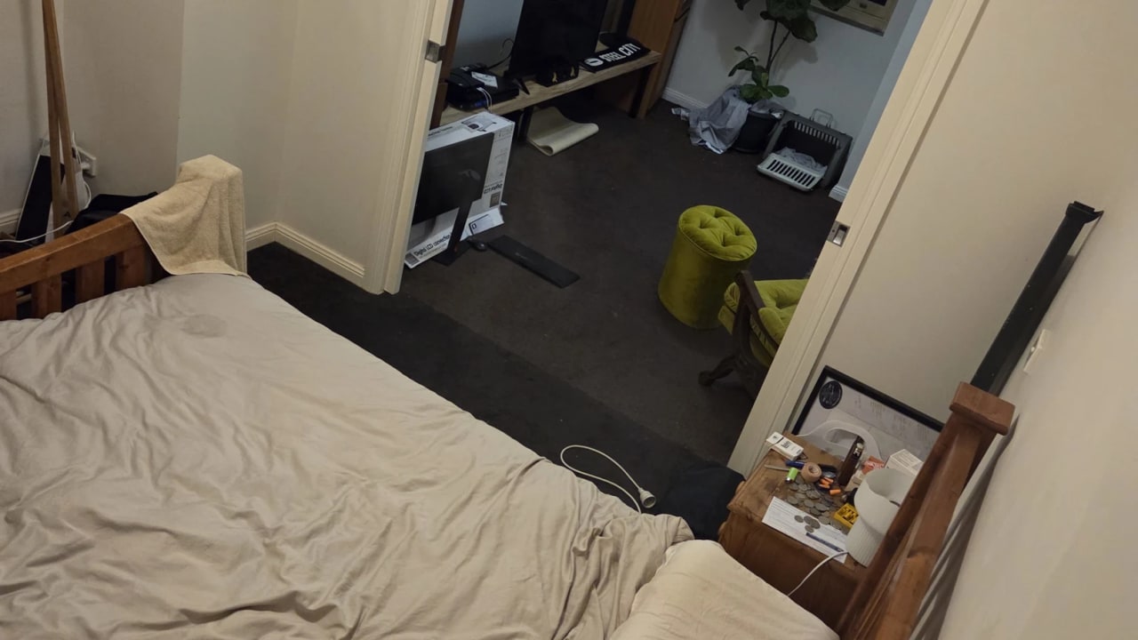 Unfurnished room in a flatshare