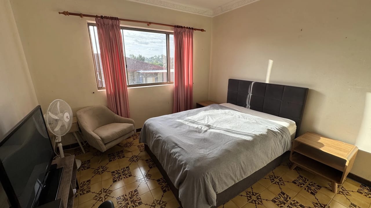 Room in a share house