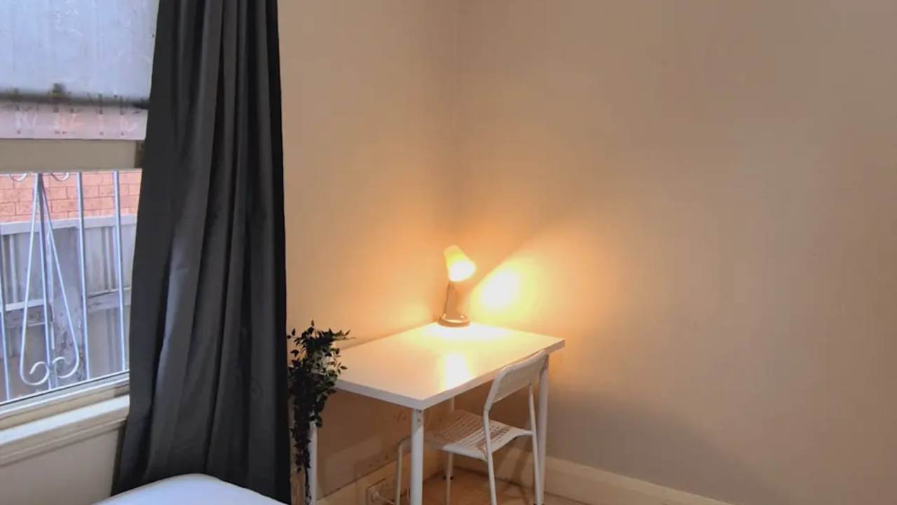 Furnished room in a share house