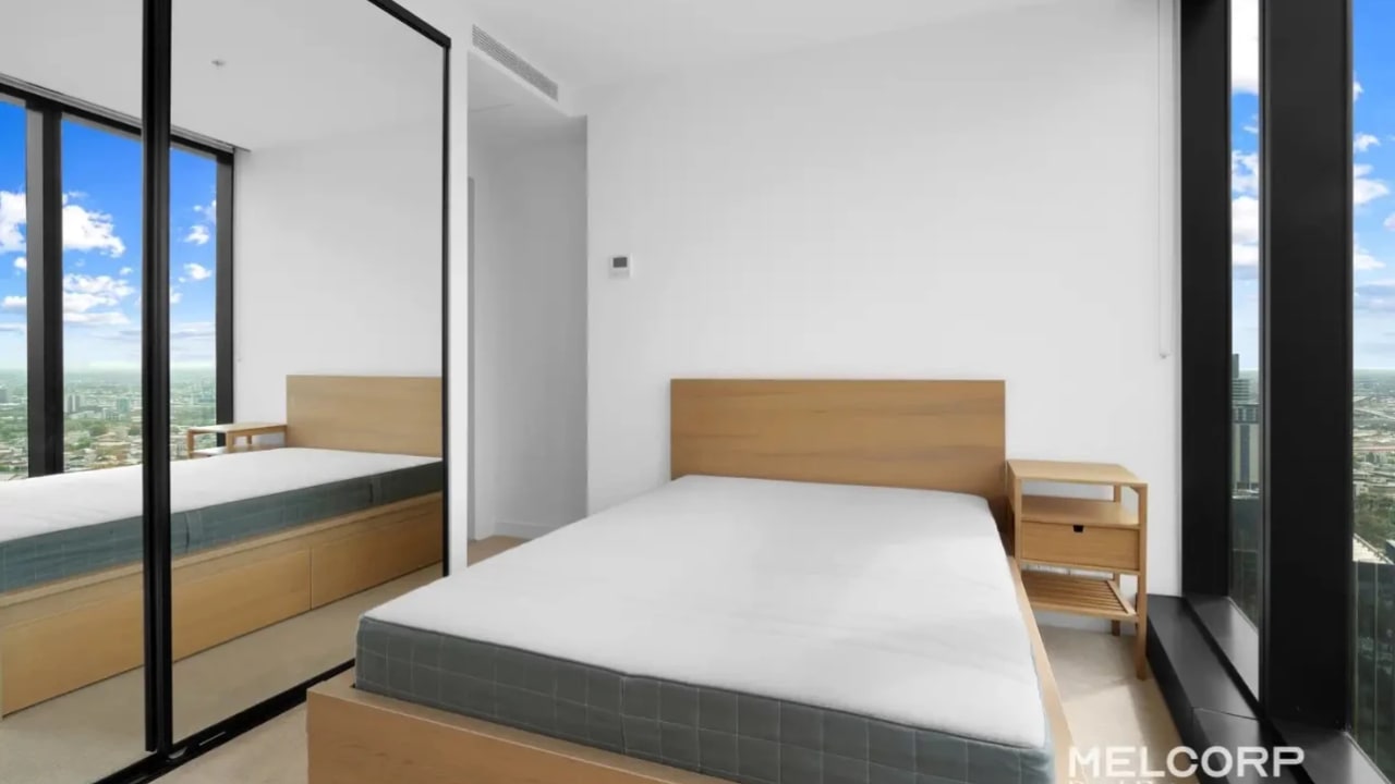 Furnished room with ensuite in a flatshare